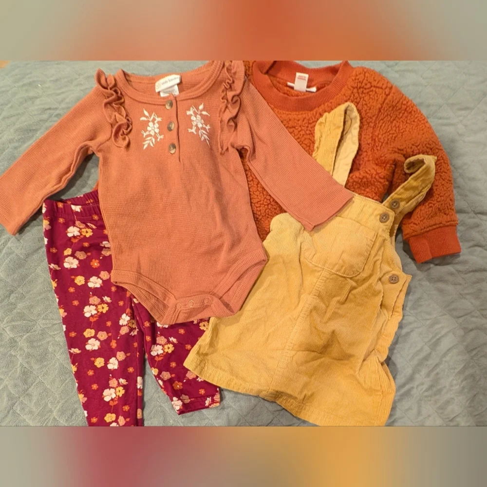 12M Adorable Baby Clothing Set with Floral Accents